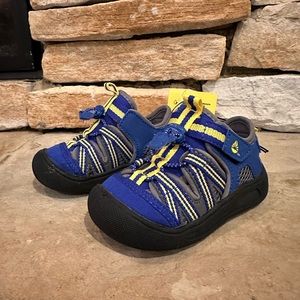 NWT o’rageous Toddler Boys Size 6 Water Shoes